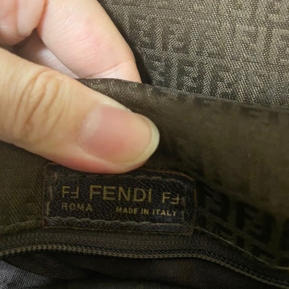 Authentic Vintage Fendi Purse - Picture 5 of 10